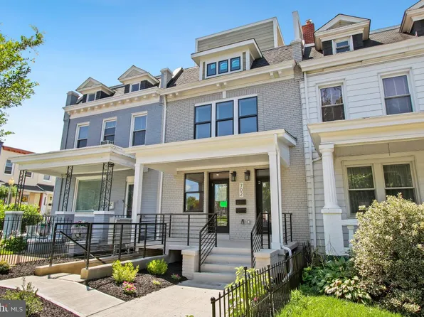 702 Otis Pl NW, Washington, DC 20010