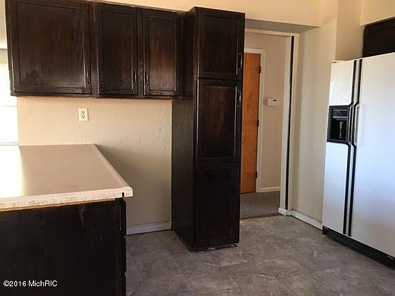 5th image of 4691 E Beltline Ave NE