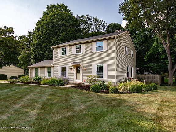 2nd image of 1890 Penobscot Dr