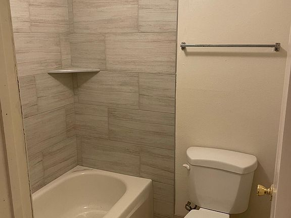 5th image of 4888 S Highland Cir