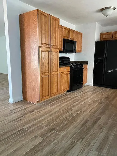 3 bed, 1260 sqft, $2,350 — Photo 1