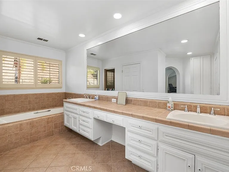 22241 Dardenne St — Photo 27