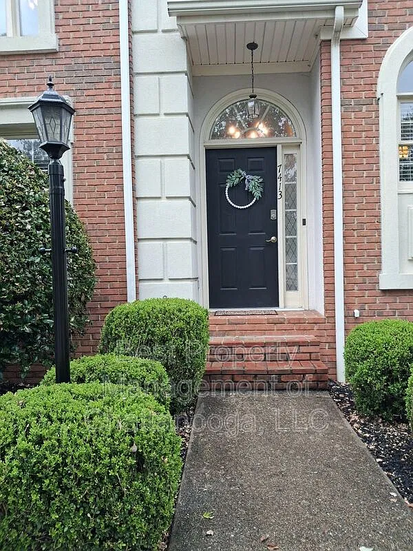 3 bed, 3.0 bath, 1685 sqft, $1,975 — Photo 3