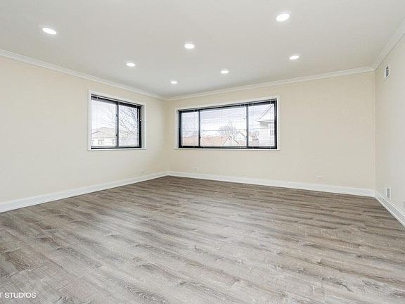 3rd image of 5637 W Lawrence Ave #2F