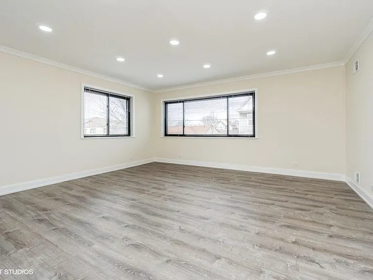 5637 W Lawrence Ave #2F — Photo 3