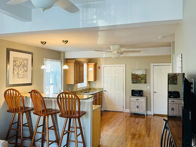 227 Thames St #3 — Photo 11