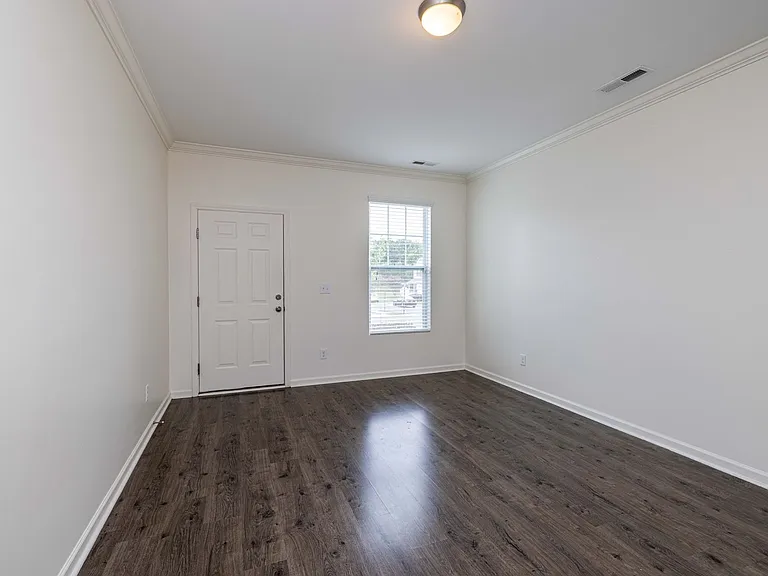 535 Calen Ln — Photo 3