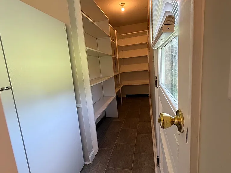 106 Tulip Dr — Photo 6