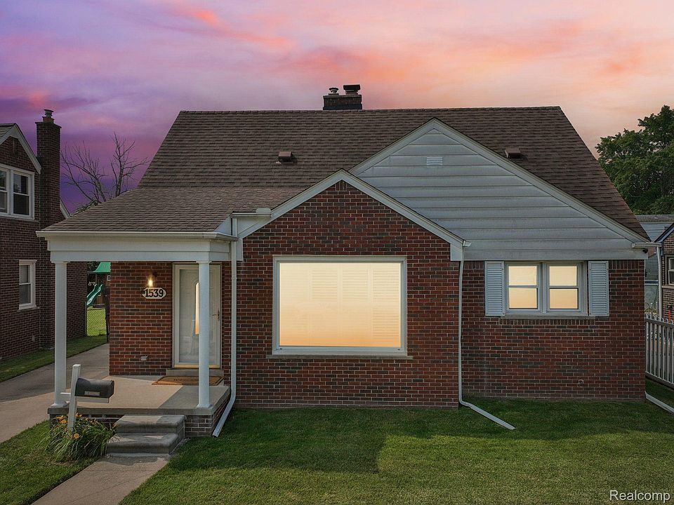 1st image of 1539 Myron Ave