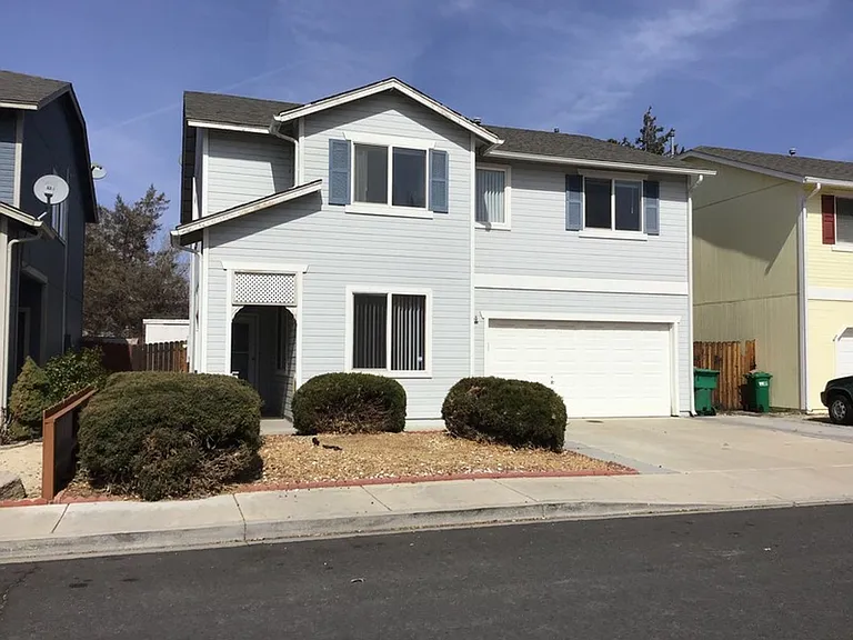 4055 Laurel Park Way — Photo 2