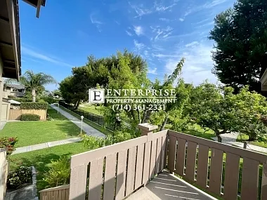 2 bed, 2.0 bath, 917 sqft, $3,195 — Photo 2