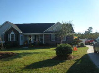 105 Eastwind Dr, Lumberton, NC 28358