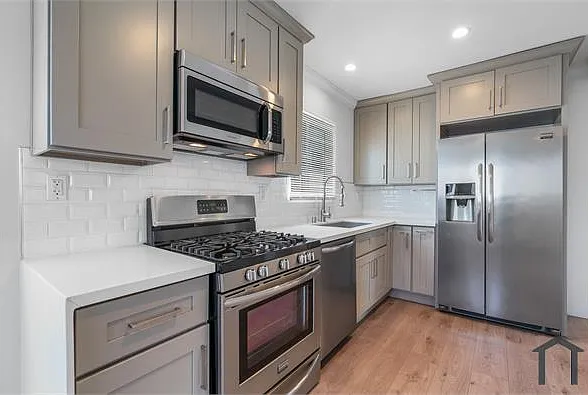2927 1/2 Van Buren Pl — Photo 3