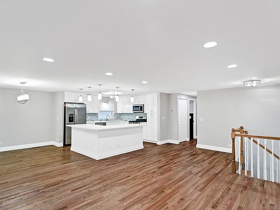 5th image of 921 Swartmore Ct