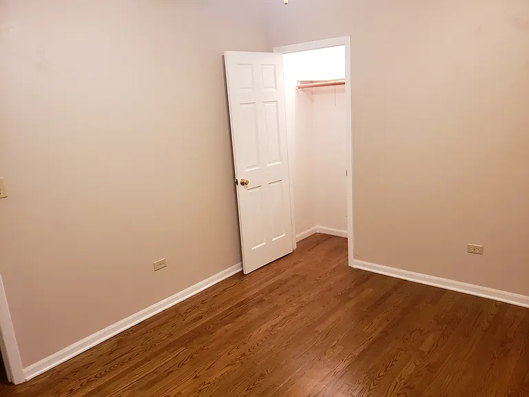 5643 N Karlov Ave #2 — Photo 8