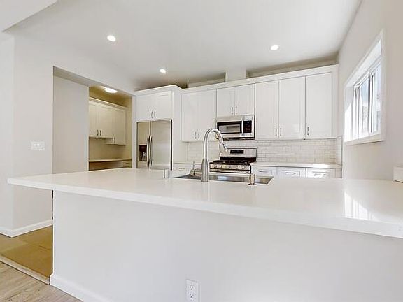 4th image of 5131 W 21st St