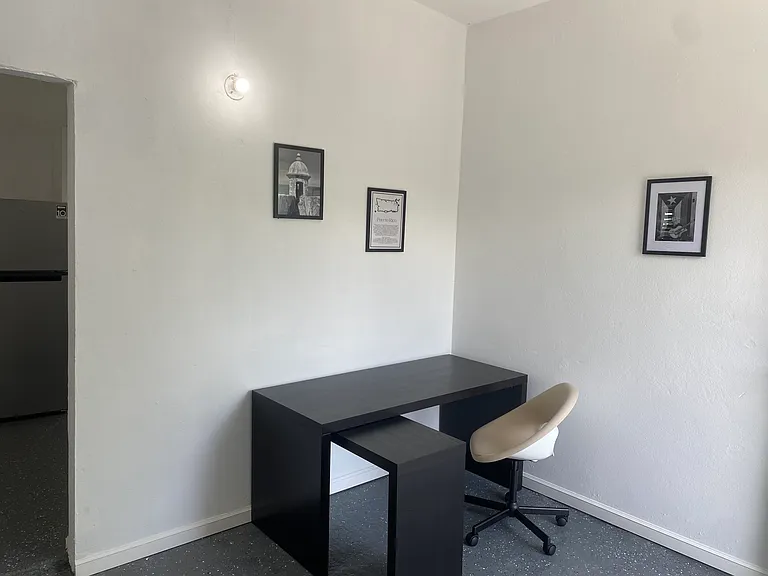 Q144 Calle E #B — Photo 11
