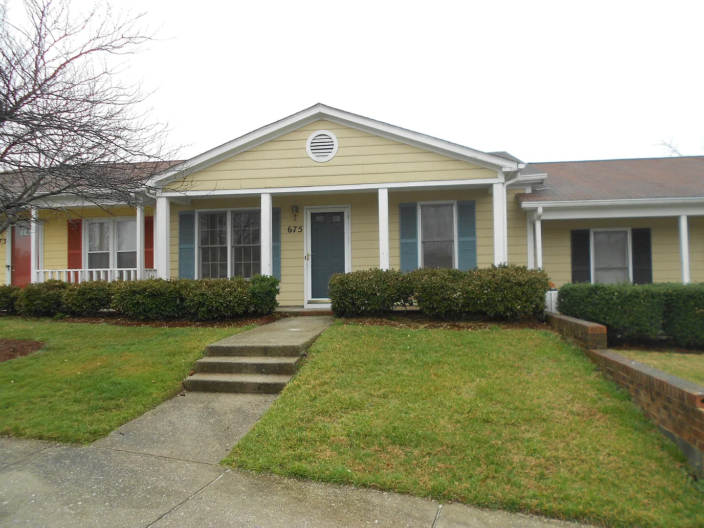 2 BR Townhome with lawn care included — Photo 1