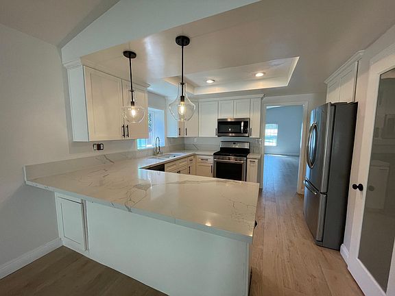 3rd image of 437 Smoky Cir