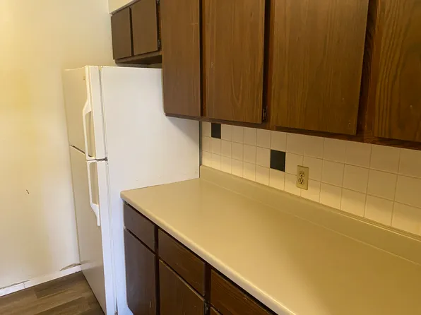 221 N 44th St APT 2, Belleville, IL 62226