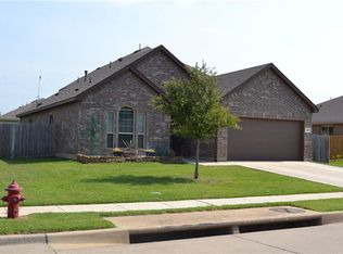 1201 Glenwood Dr, Azle, TX 76020