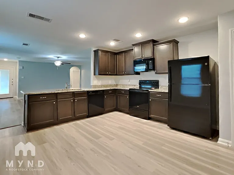 8431 Liberty Sky Rd — Photo 3