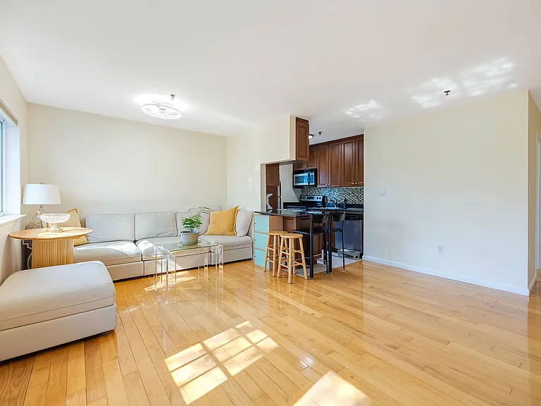 10 Palisade Ave #4C — Photo 5