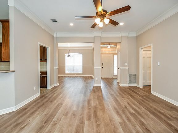 3rd image of 106 Stanford