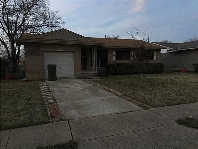 1st image of 605 Sunset Dr