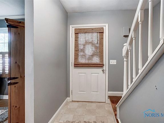 4th image of 115 Birchcrest Dr
