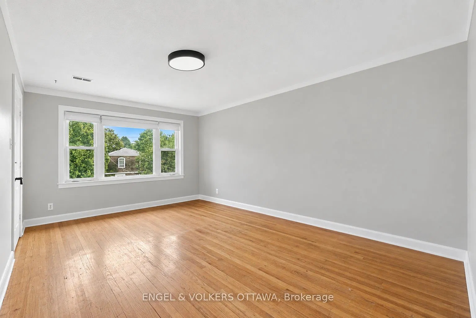 3 bed, $2,800 — Photo 2