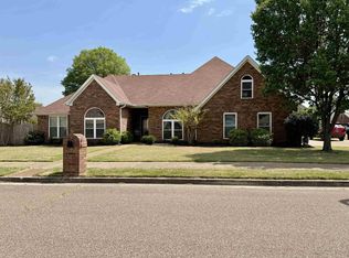 355 Red Wolf Dr, Collierville, TN 38017