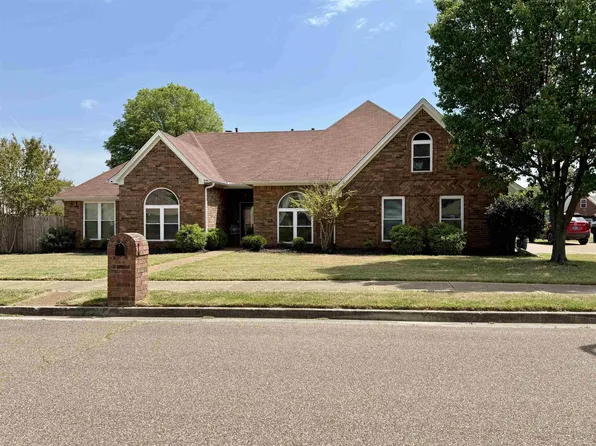 355 Red Wolf Dr, Collierville, TN 38017