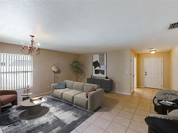 4th image of 30720R Sonnet Glen Dr