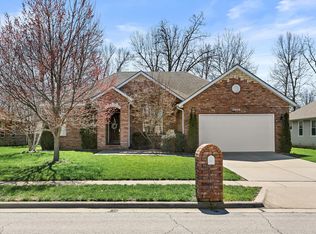 3966 W Greenwood St, Springfield, MO 65807