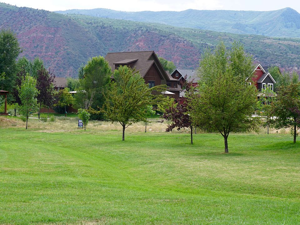 Greenbelt "back yard" border