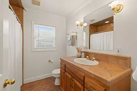 2 bed, $1,800 — Photo 4