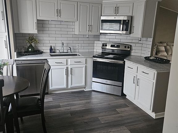 5th image of 675 Murrell St