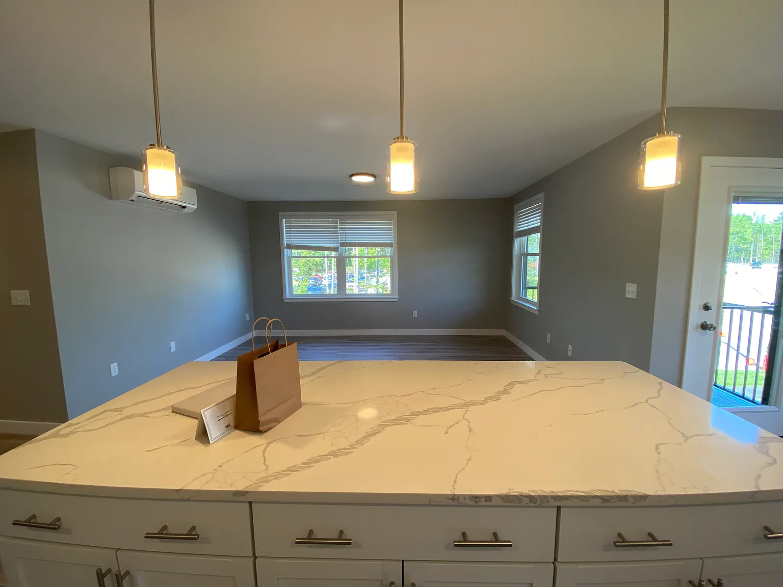 2 bed, 1.5 bath, 1008 sqft, $2,800 — Photo 3