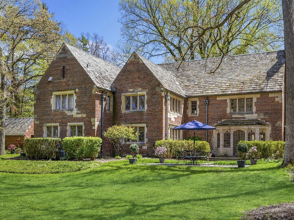 990 E Illinois Rd, Lake Forest, IL 60045 | Zillow