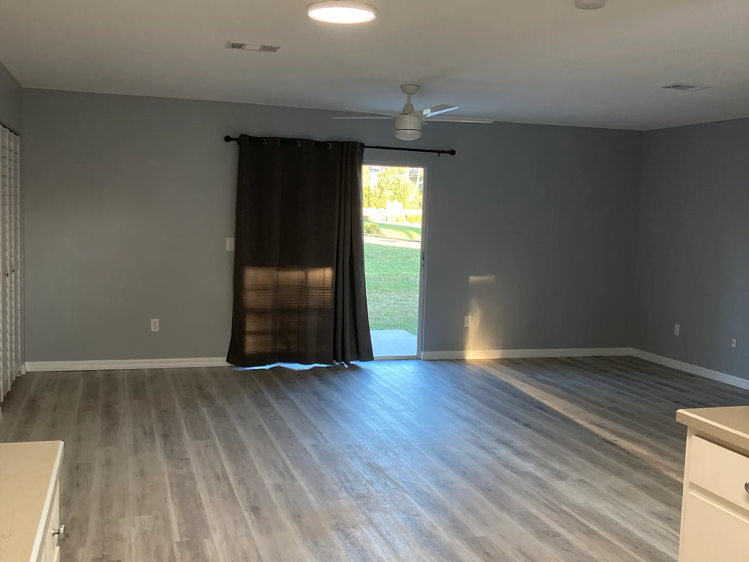 2 bed, 990 sqft, $1,450 — Photo 3