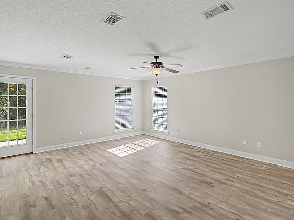 5th image of 624 Amhearst Row