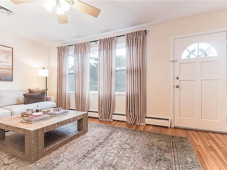 25 Stony Brook Dr — Photo 5