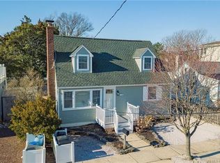 302 W 18th St, Ship Bottom, NJ 08008