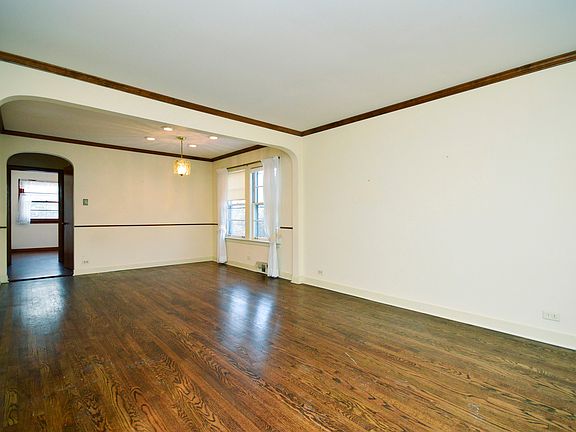 3rd image of 7142 N Melvina Ave