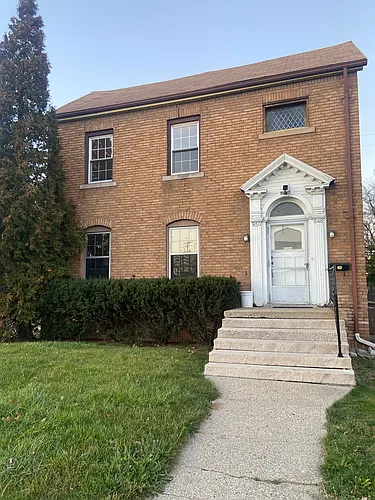 850 W Huron St Photo 1