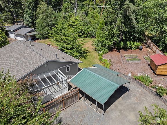 5th image of 11018 136th Avenue NW
