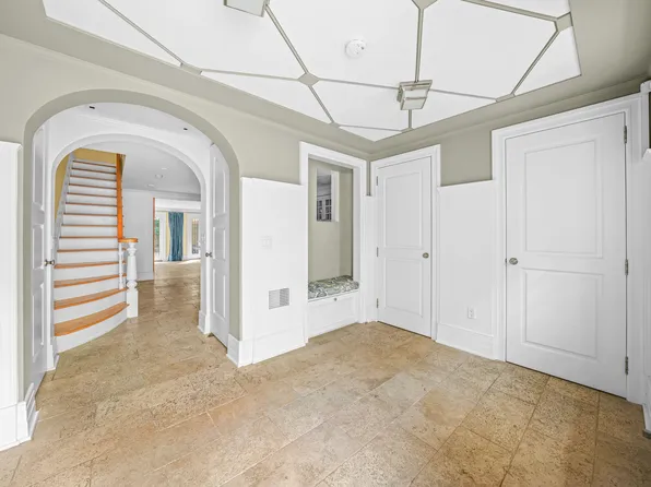 522 East 89th Street image 4 of 41