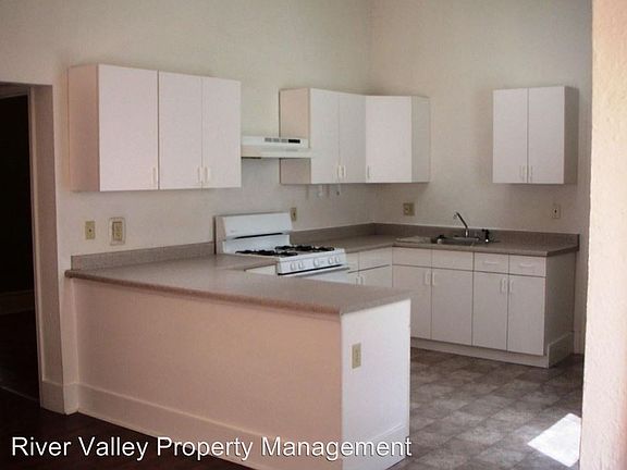 4th image of 409 13th St APT C