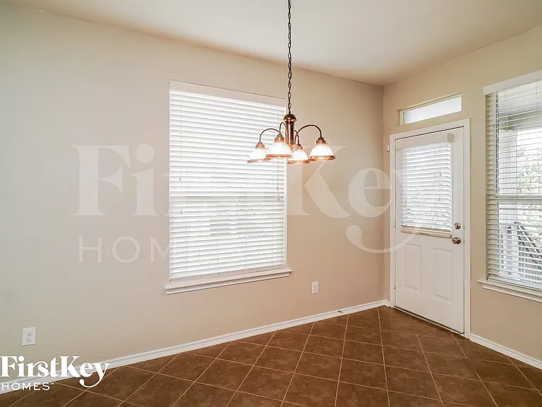 10215 Mill Path — Photo 5
